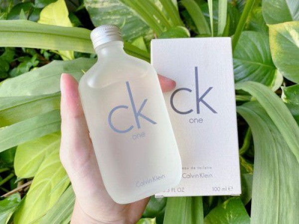 CALVIN KLEIN EAU DE TOILETTE WHITE 100ML (348)