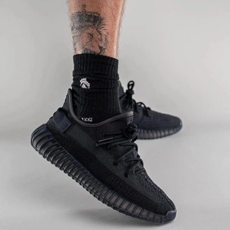Adida s Yeezy 350 V2 ONYX Semi UA with all accessories