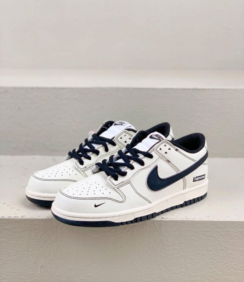 Supreme x e sb dunk low