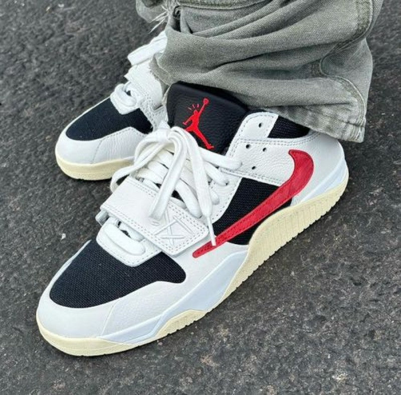 Nikee Air Jordan 1 x Travis Scott JumpMan Jack University Red Semi UA EXTRA LACES N BAG