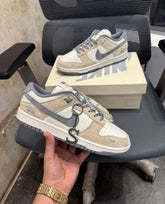 sb dunk low x stussy rice white carbon (1091