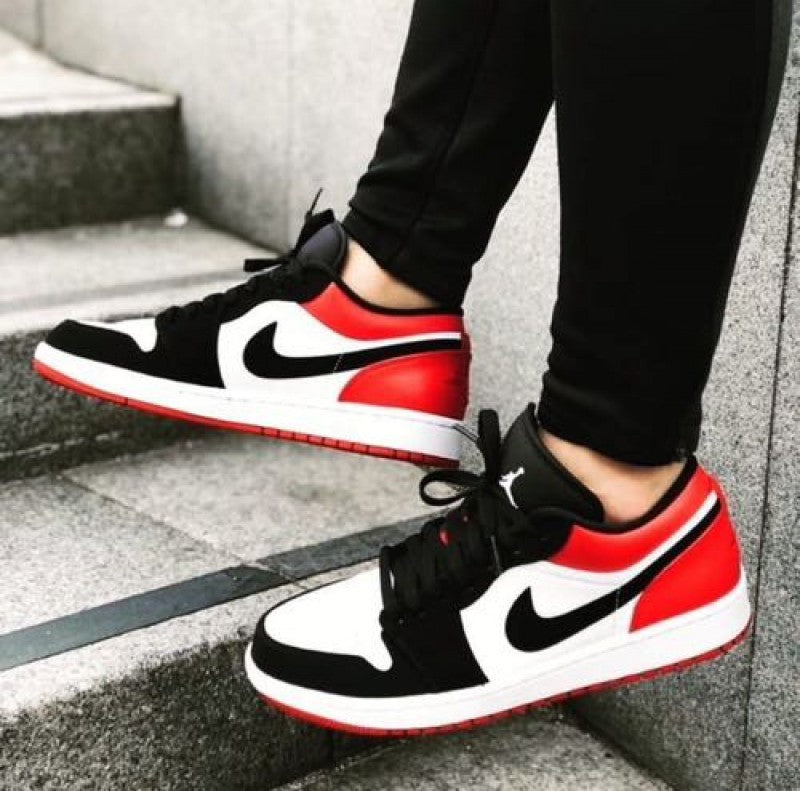 Nikee Air Jordan 1 Low Black Toe