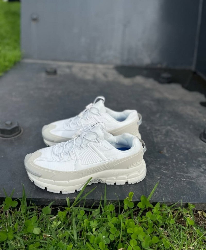 Nikee Zoom Vomero Roam #139