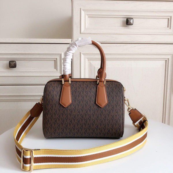 Michael Kors Boston Brown With Dust Bag (71012 Coffee Brown)