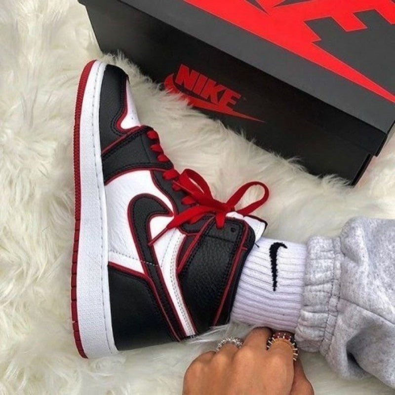 Nikee Air jordan Retro 1 Bloodline Semi UA 155