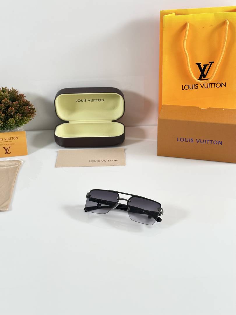 Louis Vuitton 5131 Gun Black DC