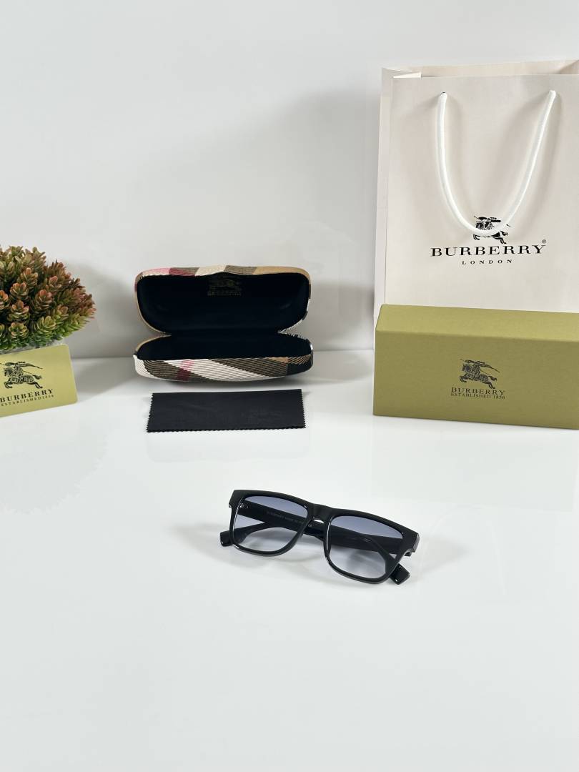 Burberry 4458 Black Blue