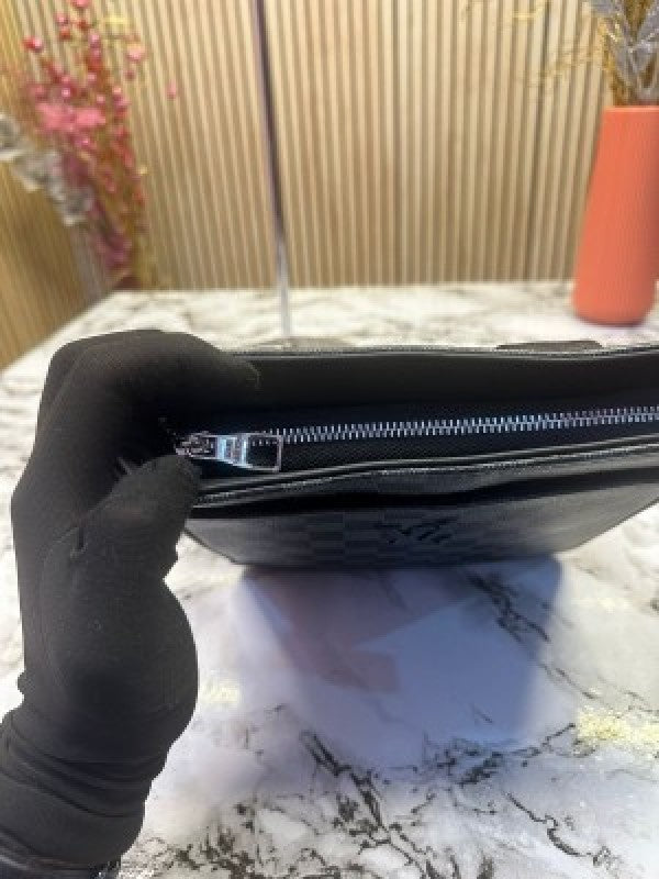 LOUIS VUITTON SIDE BAG WITH DUST BAG HEAVY QUALITY (BLACK CHECKS) 8010LV