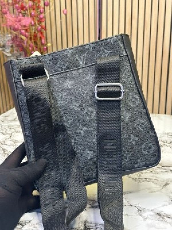 LOUIS VUITTON SIDE BAG WITH DUST BAG HEAVY QUALITY (BLACK MONO) 8010LV