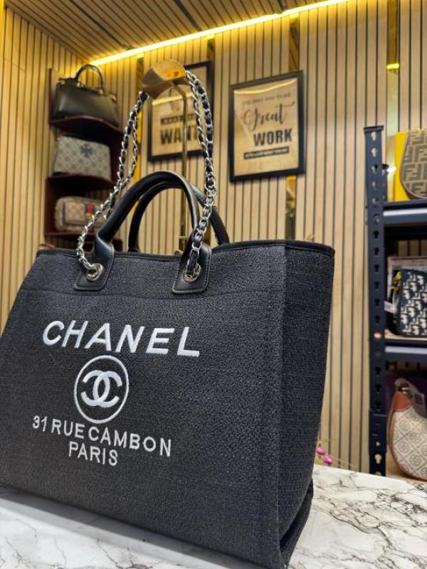 Chane l paris rue cambon timeless tote bag (black)