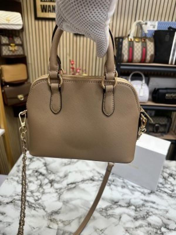 Michael Kors Veronica Extra Small Saffiano Leather Crossbody Bag (apricot)