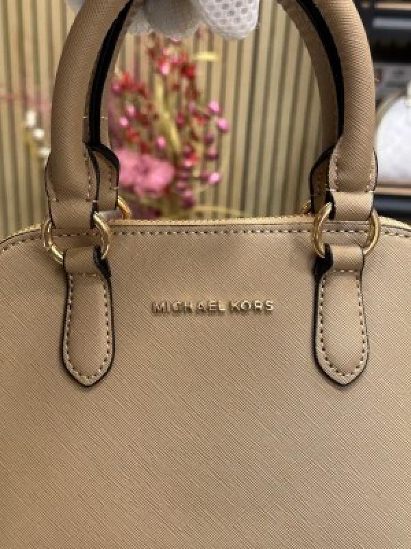 Michael Kors Veronica Extra Small Saffiano Leather Crossbody Bag (apricot)