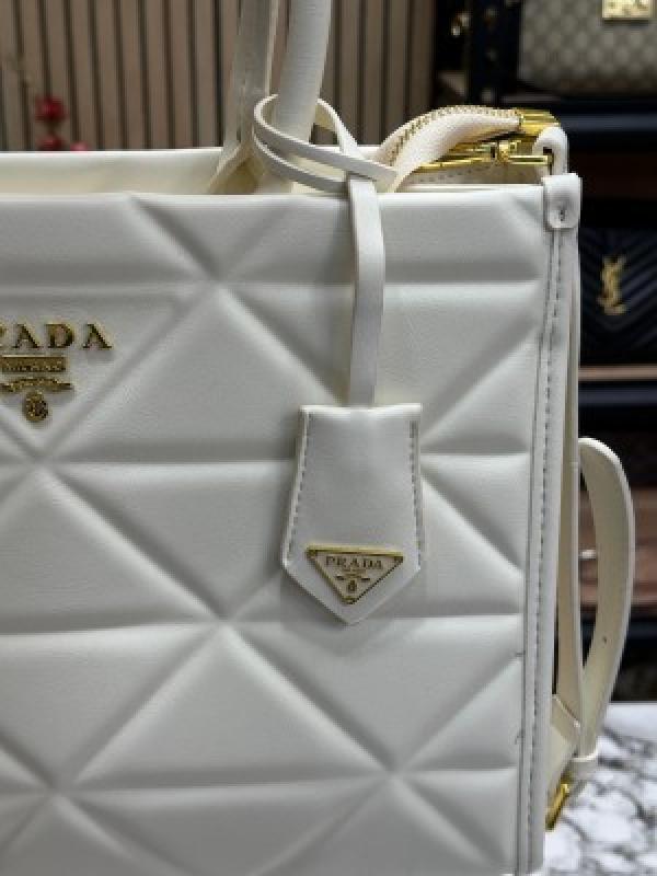 PRAD A SYMBOLE TOTE WITH DUST BAG PREMIUM QUALITY DONT COMPARE WITH MARKET QUALITY (WHITE)