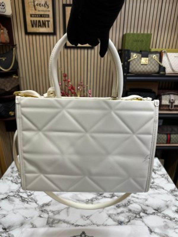 PRAD A SYMBOLE TOTE WITH DUST BAG PREMIUM QUALITY DONT COMPARE WITH MARKET QUALITY (WHITE)