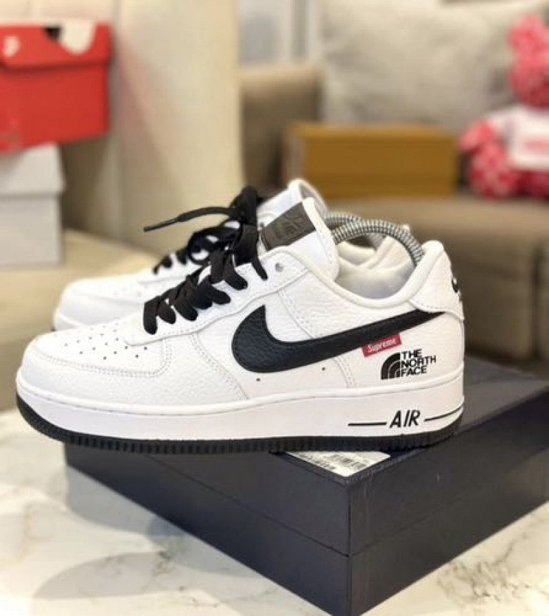 Nik e Airforce 1 Low X Supreme X The North Face