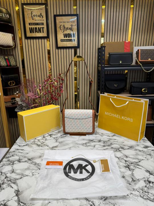 Michael Kors Bag Shoulder Bag Leida MD Flap Chain (Beige)