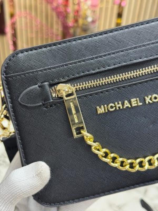 MICHAEL KORS JET SET CAMERA CROSSBODY WITH SLING WITH OG BOX AND DUST BAG (FULL BLACK)