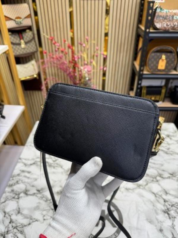 MICHAEL KORS JET SET CAMERA CROSSBODY WITH SLING WITH OG BOX AND DUST BAG (FULL BLACK)
