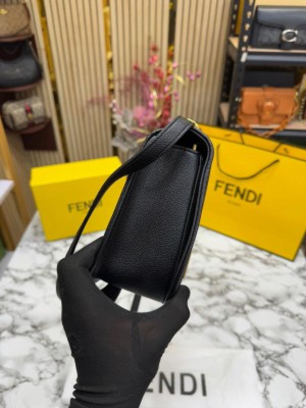 FEND I COMON FF LOGO PLAQUE HANDBAG WITH OG BOX AND DUST BAG INCLUDING CARRY BAG PREMIUM QUALITY (BLACK)