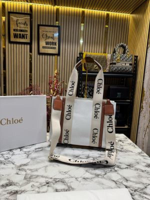 Chloe woody tote bag with box and dust bag (white)