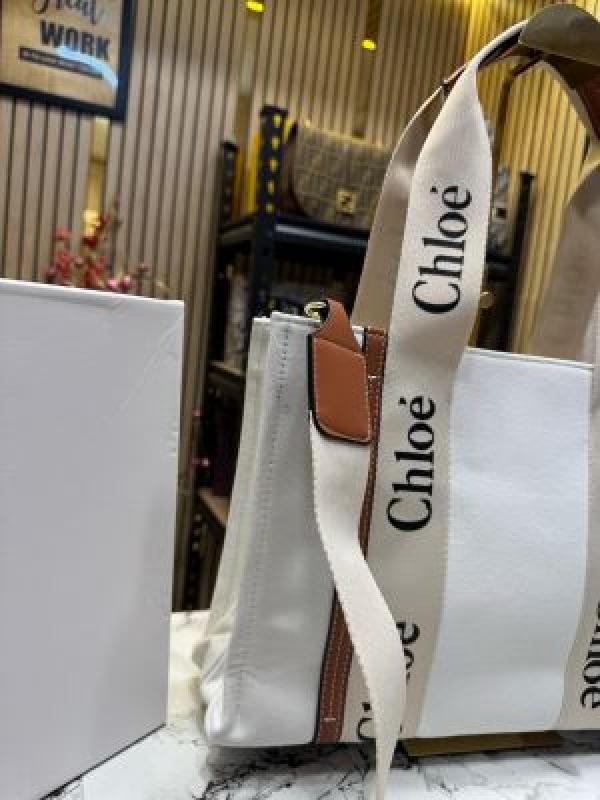 Chloe woody tote bag with box and dust bag (white)