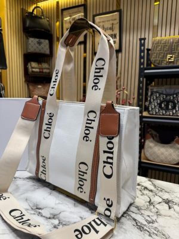 Chloe woody tote bag with box and dust bag (white)