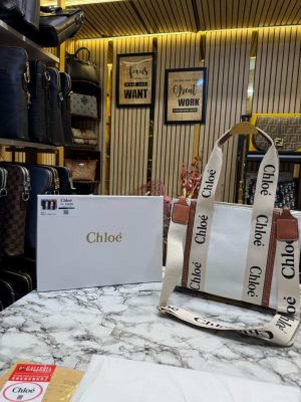 Chloe woody tote bag with box and dust bag (white)