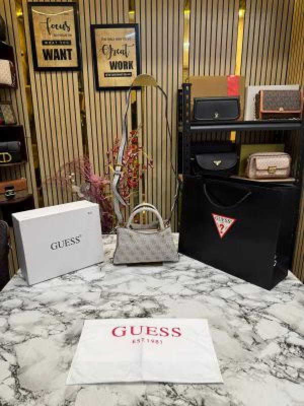 Guess Manhattan Shoulder Bag With Box And Dust Bag Including CarryBag (C2) (Beige white)