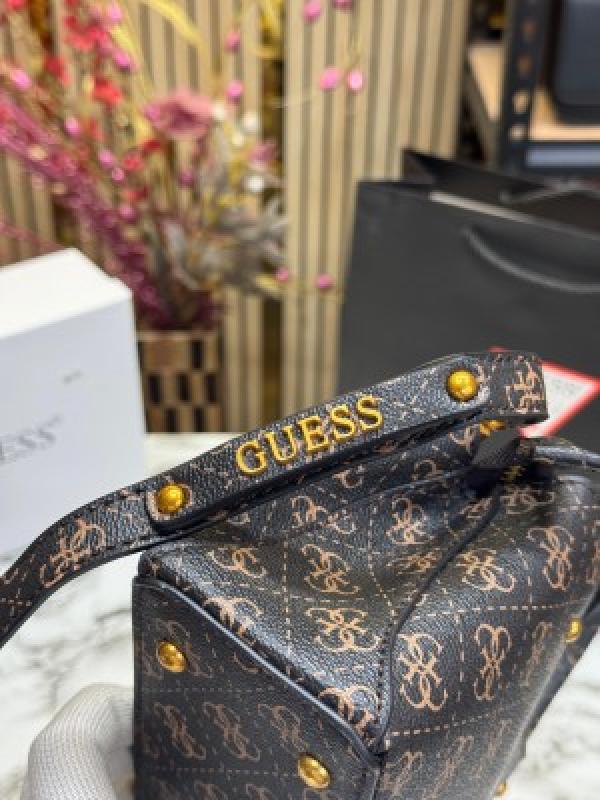 Guess Manhattan Shoulder Bag With Box And Dust Bag Including CarryBag (C2) (brown)