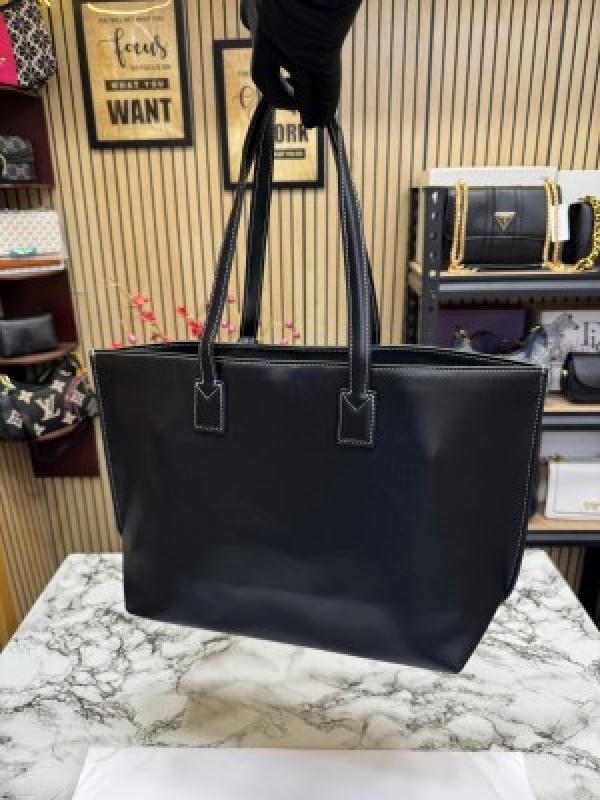 Burberr y Tb Smooth Leather Tote Bag With Dust Bag (Black)