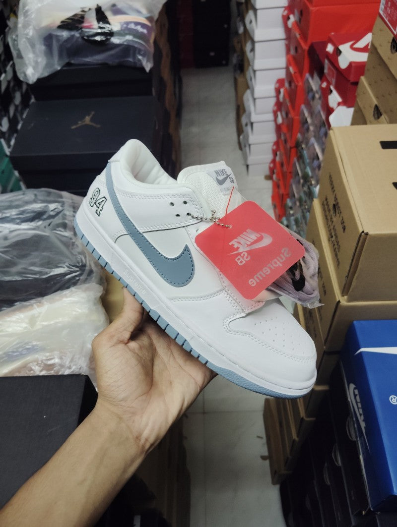 Supreme x Nikee SB Dunk Low White Grey