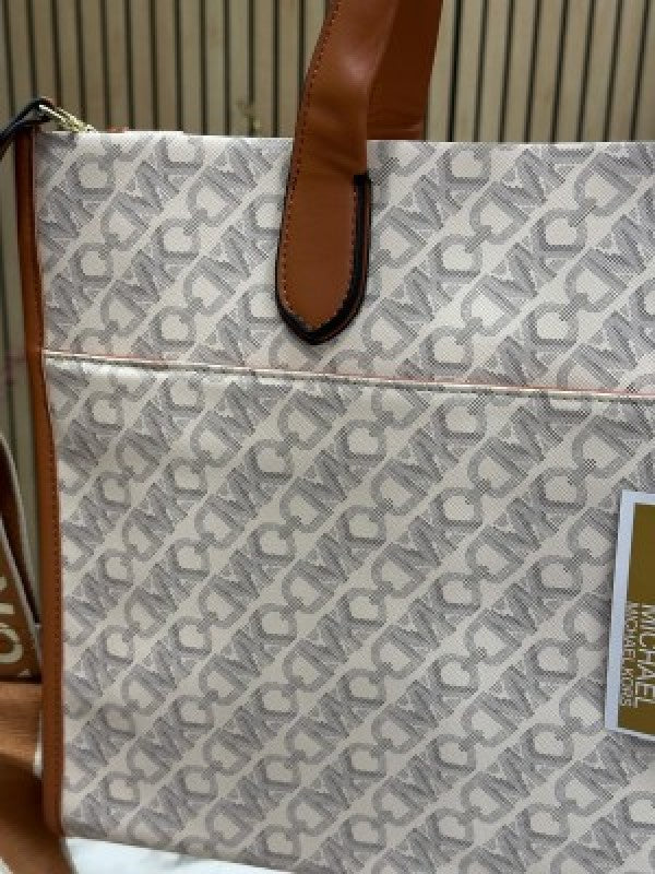 Michael Kors Gigi Hand Bag With Dust Bag (Biege)