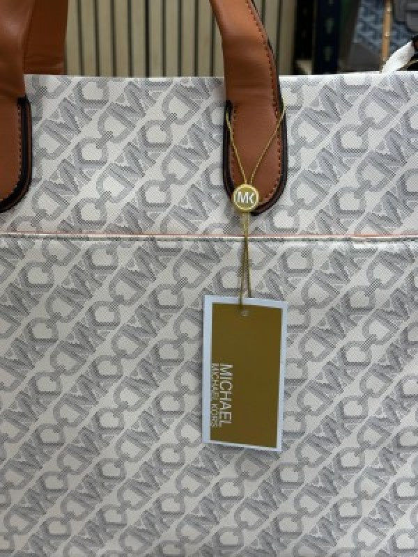 Michael Kors Gigi Hand Bag With Dust Bag (Biege)