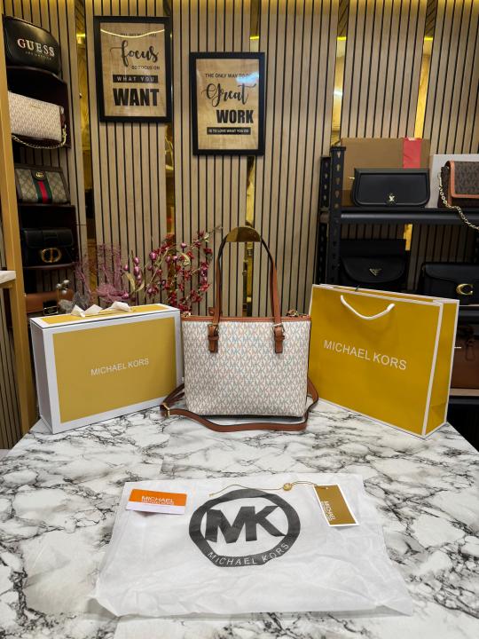 Michael Kors Jet Set Travel With Box And Dust Bag Including Carry Bag (Beige)