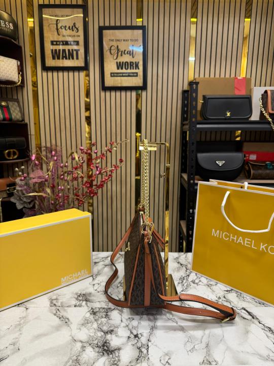 Michael Kors Jet Set Charm Logo Shoulder Bag With Box And Dust Bag Including Carry Bag (Brown)