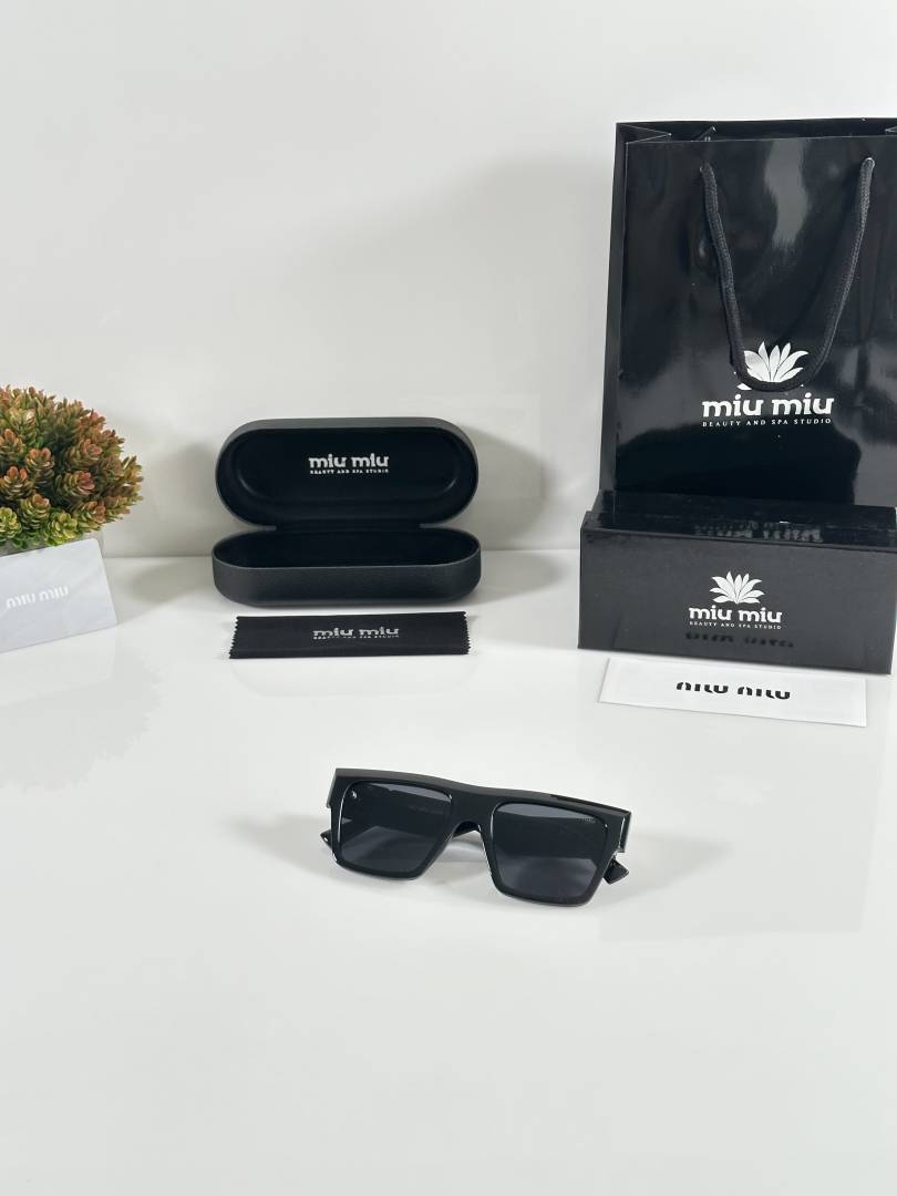 Miu Miu 090 Black