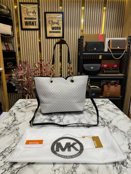 Michael Kors Raven Large Logo Tote Bag With Dust Bag (Black White)