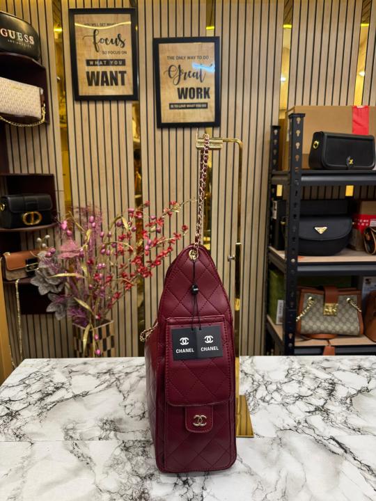 Chane l handbag Grained calfskin & gold tone metal maroon