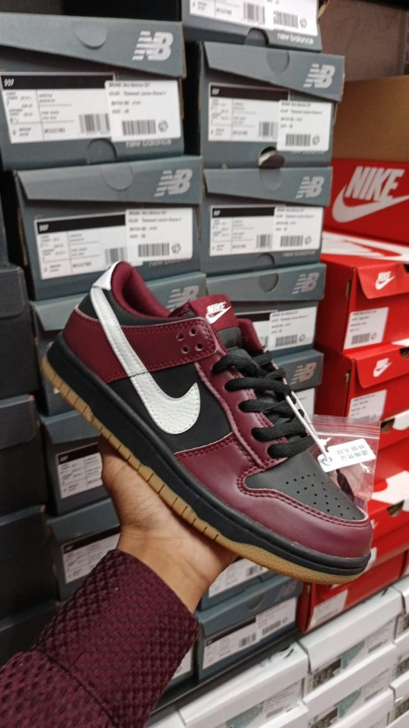 Nik.e Dunk Low Next Nature Burgundy Crush Black 172