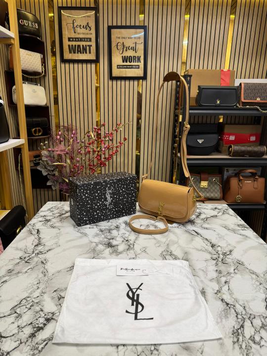 (Ysl) Yves Saint Laurent Le Hobo Shoulder Bag With Box And Dust Bag (2428 1 Apricot)