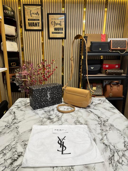 (Ysl) Yves Saint Laurent Le Hobo Shoulder Bag With Box And Dust Bag (2428 1 Apricot)