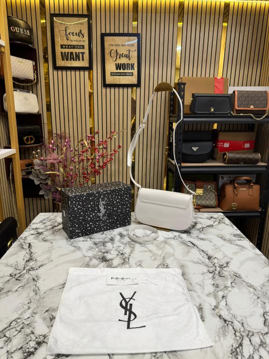 (Ysl) Yves Saint Laurent Le Hobo Shoulder Bag With Box And Dust Bag (2428 1 White)