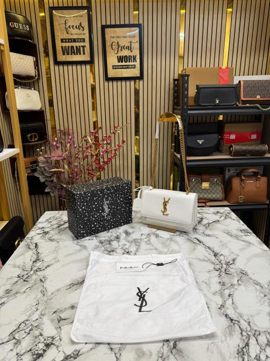 (Ysl) Yves Saint Laurent Sunset Bag With Box And Dust Bag (2345 White)
