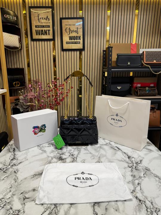 Prad  a Quilted Spectrum Shoulder Bag With Box And Dust Bag Including Carry Bag (9861 1 Black)