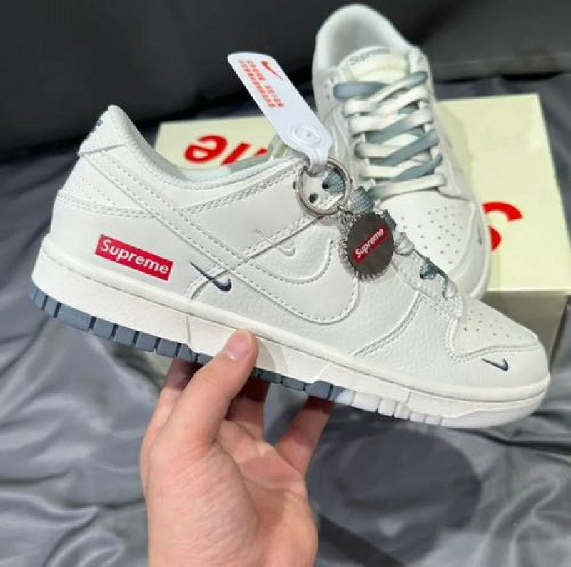 Suprem e x dunk low made by ideas As3