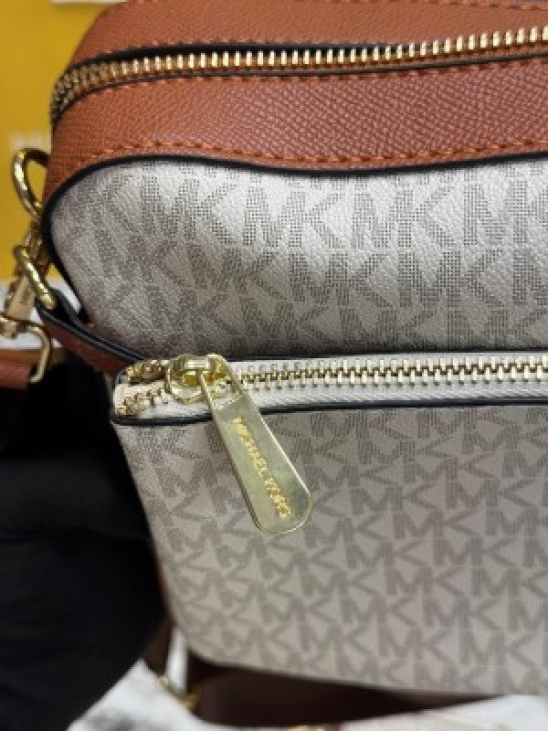 Michael kors camera jet set combo with og box and dust bag premium quality (BIEGE BROWN) M996