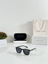 Marc Jacobs 1124 Black