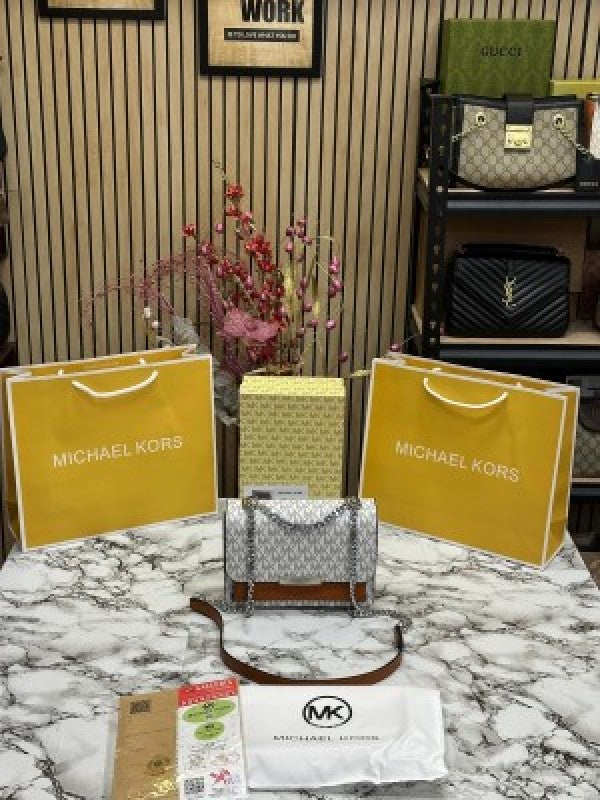 Michael Kors Vanilla And Acorn Jade Shoulder Bag With Box And Dust Bag (Biege Brown)