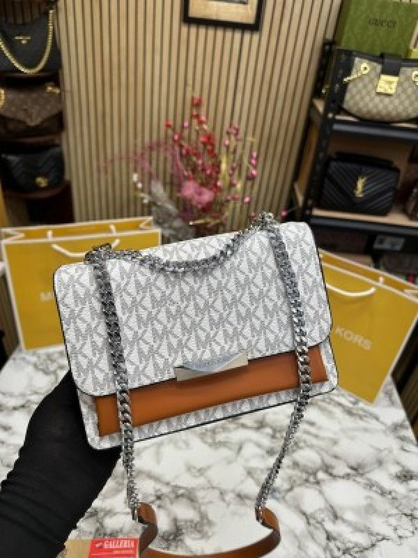 Michael Kors Vanilla And Acorn Jade Shoulder Bag With Box And Dust Bag (Biege Brown)