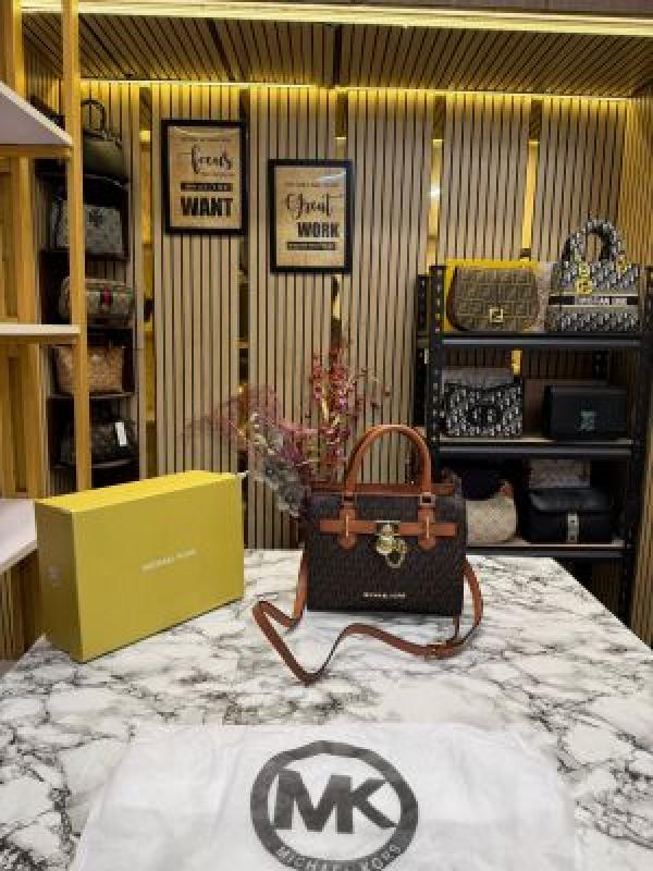 MICHAEL KORS LAILA SIGNATURE SATCHEL BAG WITH OG BOX AND DUST BAG PREMIUM QUALITY 2058